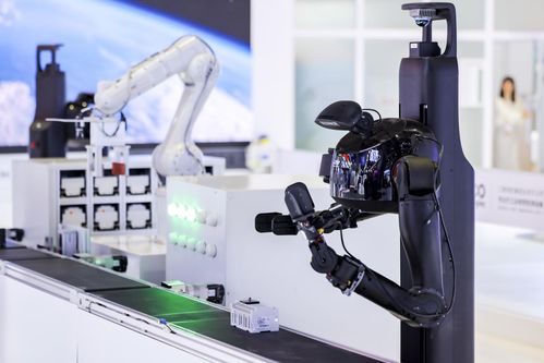 具身智能賦能工業(yè)場(chǎng)景 lumos鹿明機(jī)器人與三菱電機(jī)亮相進(jìn)博會(huì)，推動(dòng)工業(yè)機(jī)器人智能化升級(jí)