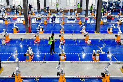 智能浪潮中的“新工匠” 工業(yè)機(jī)器人的調(diào)試與未來(lái)